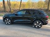 Audi von Mitarbeiter / 5 J. GAR / AHK / 360 Kamera - schwarze Audi Q6 e-tron