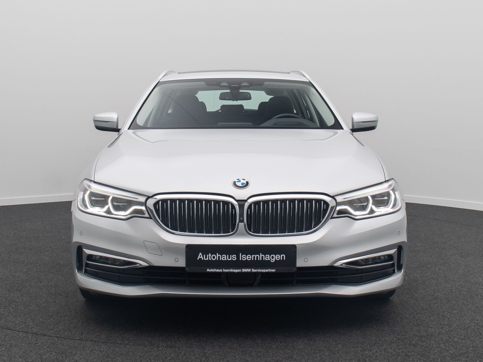 Fahrzeugabbildung BMW 530d xD LuxuryLine Panoram 360&deg;HUD HiFi DisplKey