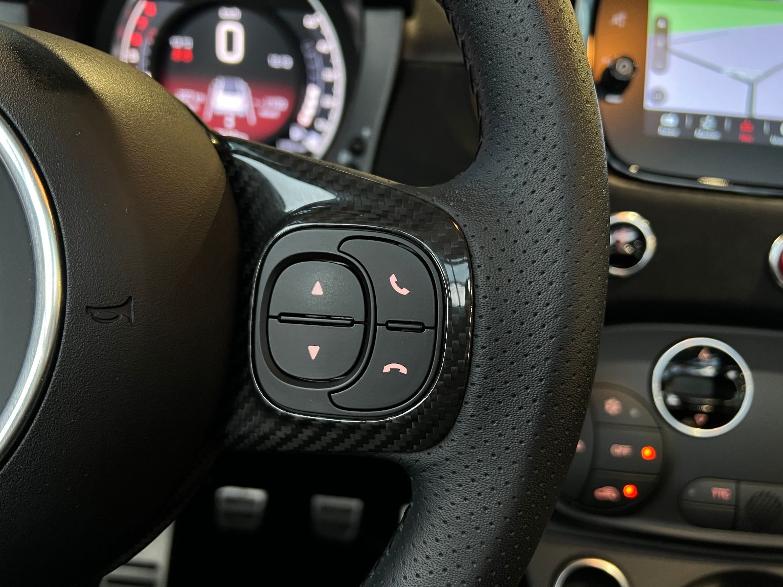 Fahrzeugabbildung Abarth 695C XENON NAVI ALU