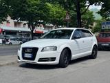 Audi A3 SPB 1.6 TDI 105 CV CR - VETRI OSCURATI - - Audi A3 aus 2011: 1.6