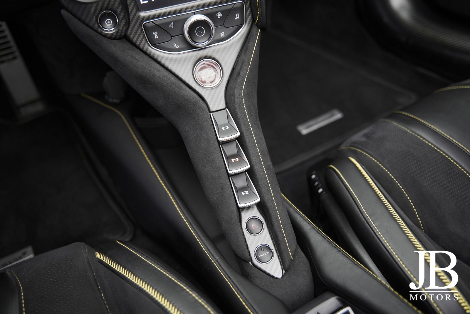 Fahrzeugabbildung McLaren 720s Spider MSO Carbon B&W Sound Lift Novitec