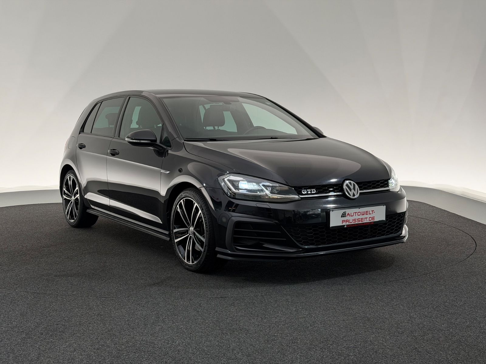Gebrauchtwagen Volkswagen Golf Golf VII lim. GTD*LED*ACC-STHZ-AHK-APP-SHZ-CD in Horb am Neckar