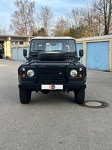 Land Rover Defender 90 TDI aufwändig restauriert - Land Rover Defender: TDI