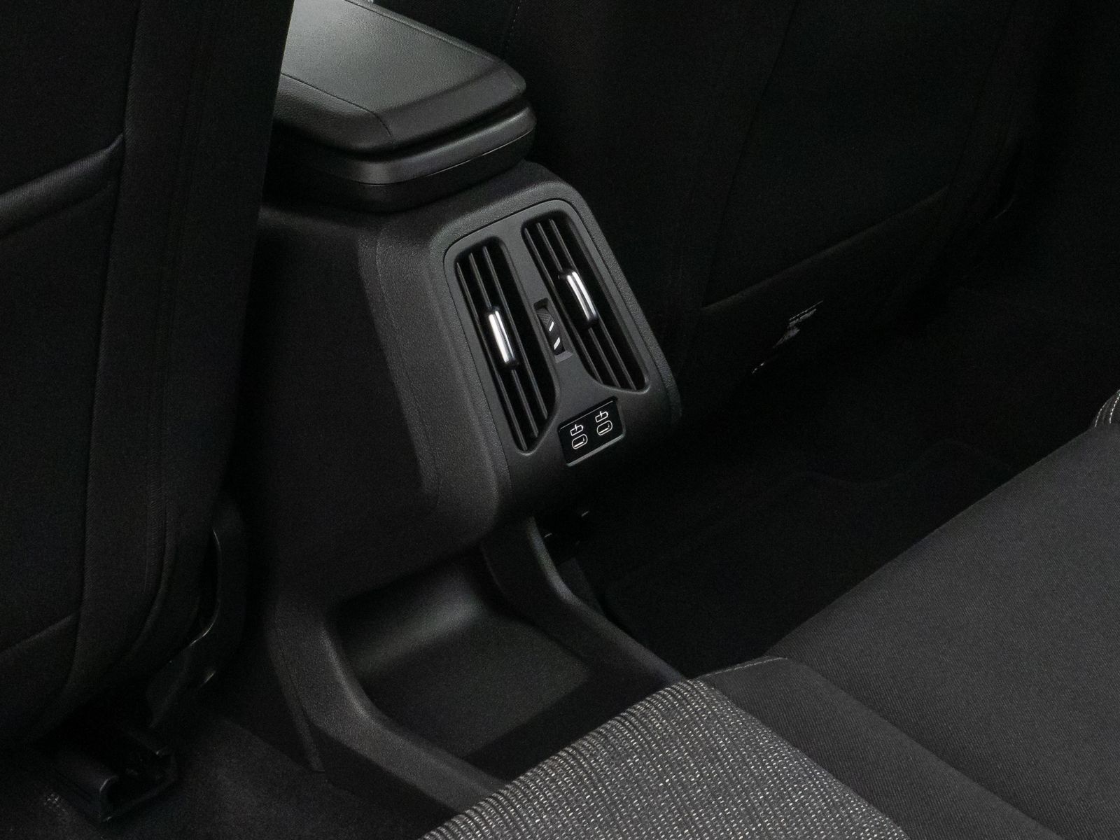 Fahrzeugabbildung BMW 218i Active Tourer Kamera DAB Widscreen Sitzhzg