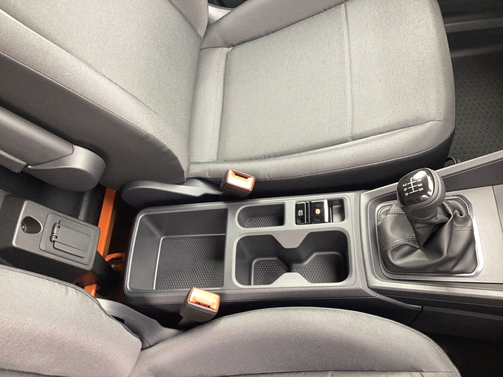 Fahrzeugabbildung Volkswagen Caddy TDI Kasten Maxi  4M LED AHK AID GRA PDC SH