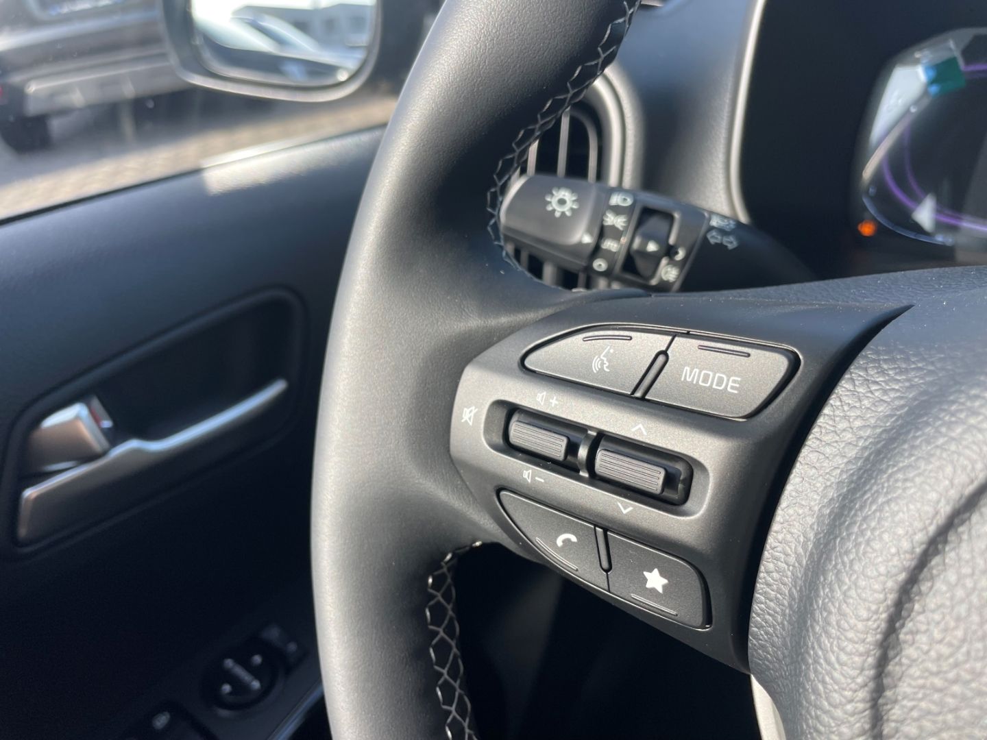 Fahrzeugabbildung Kia Picanto Vision Navi Klima DAB SHZ LenkradHZG