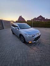 Mitsubishi Outlander 2.2 DI-D ClearTec 4WD AT Diamant E... - Mitsubishi Outlander mit Panoramadach