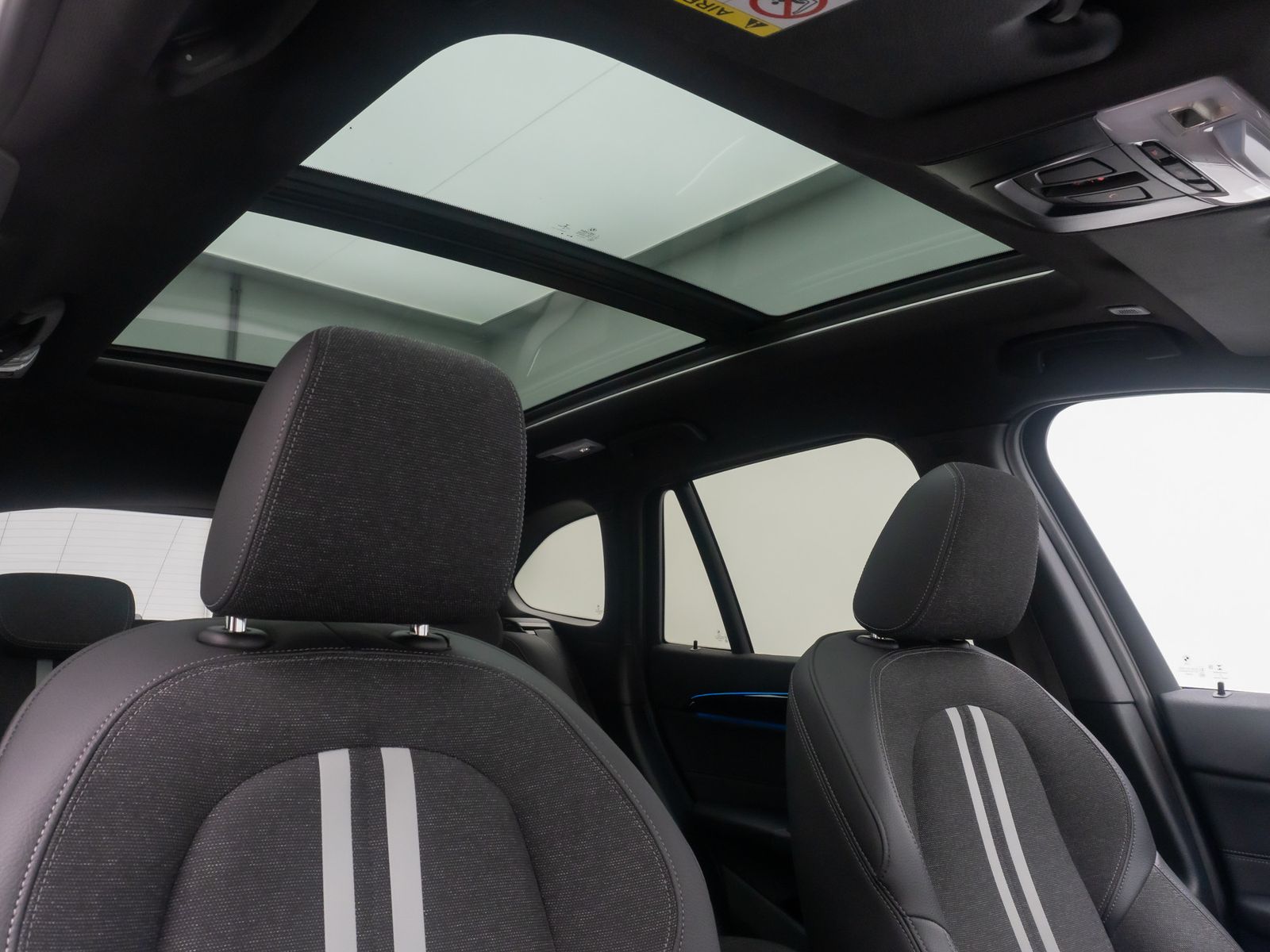 Fahrzeugabbildung BMW X1 xD25e Sport Line Kamera DAB Panorama H/K 18"