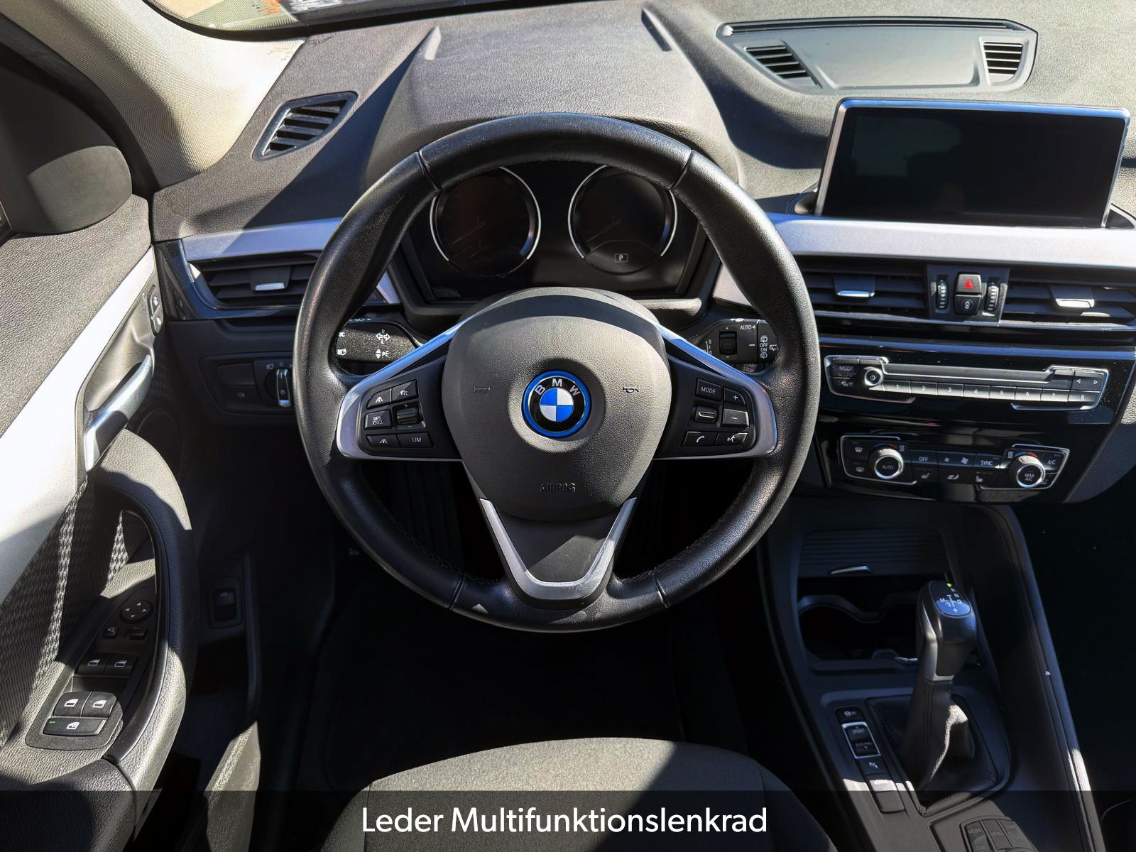 Fahrzeugabbildung BMW X1 xDrive25e Advantage ACC KAM LED PANO AHK SHZ