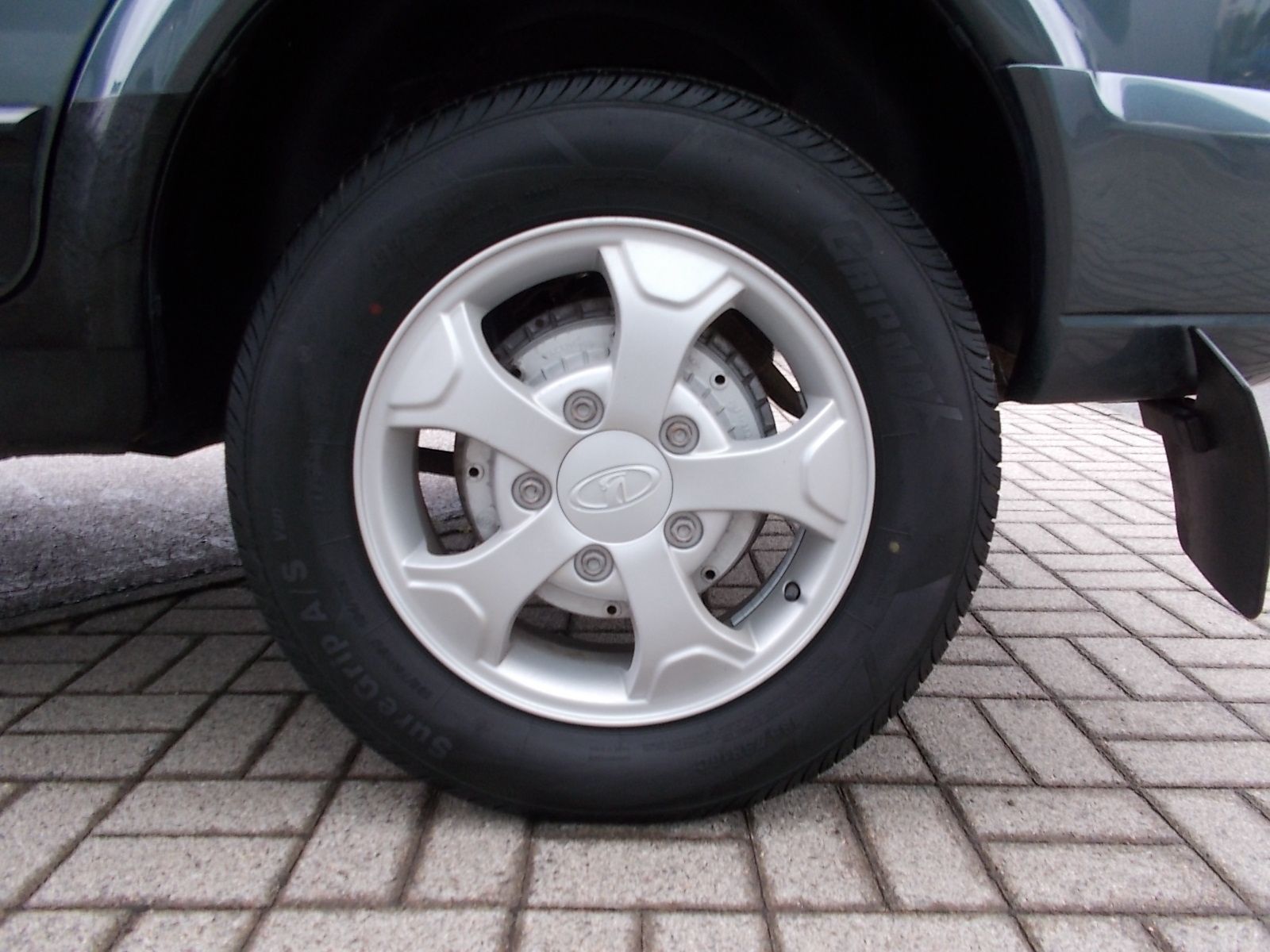 Fahrzeugabbildung Lada Niva Taiga 1.7 Urban 4x4 + 5 Türer + AHK