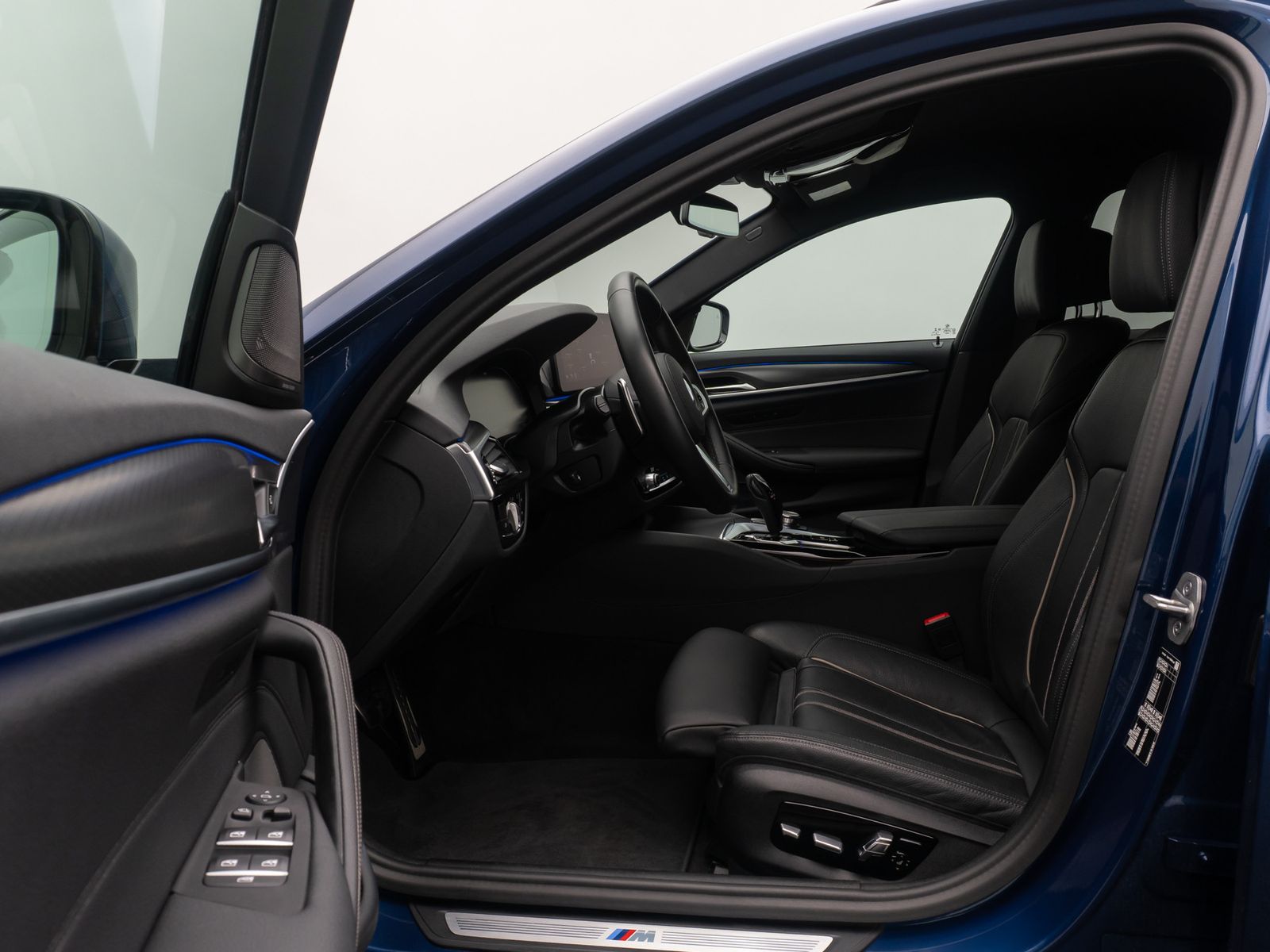 Fahrzeugabbildung BMW 530d M Sport DAB H/K Kamera Alarm Komfort 19Zoll