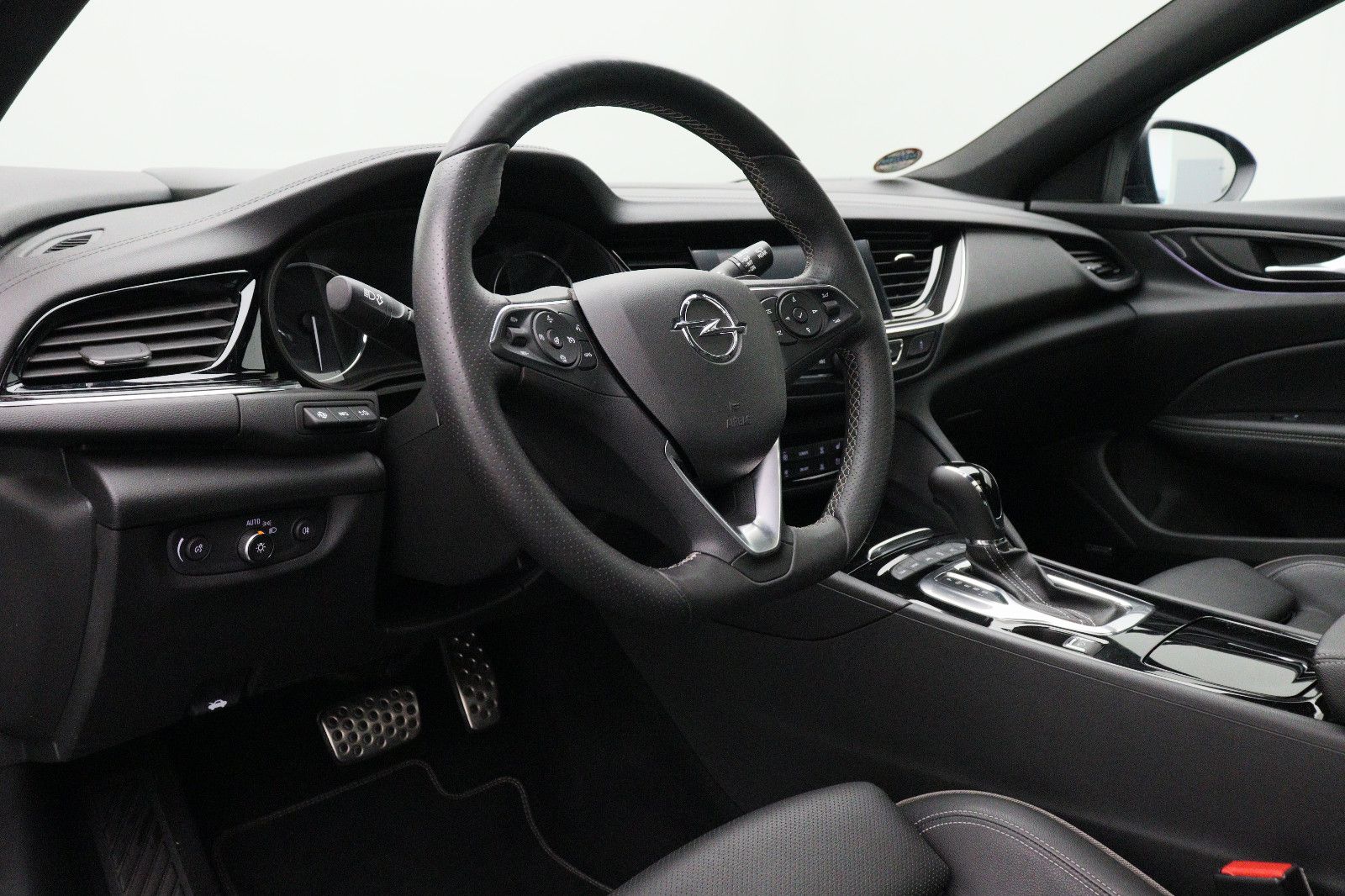 Fahrzeugabbildung Opel Insignia B 2.0 Sports Tourer GSi 4x4