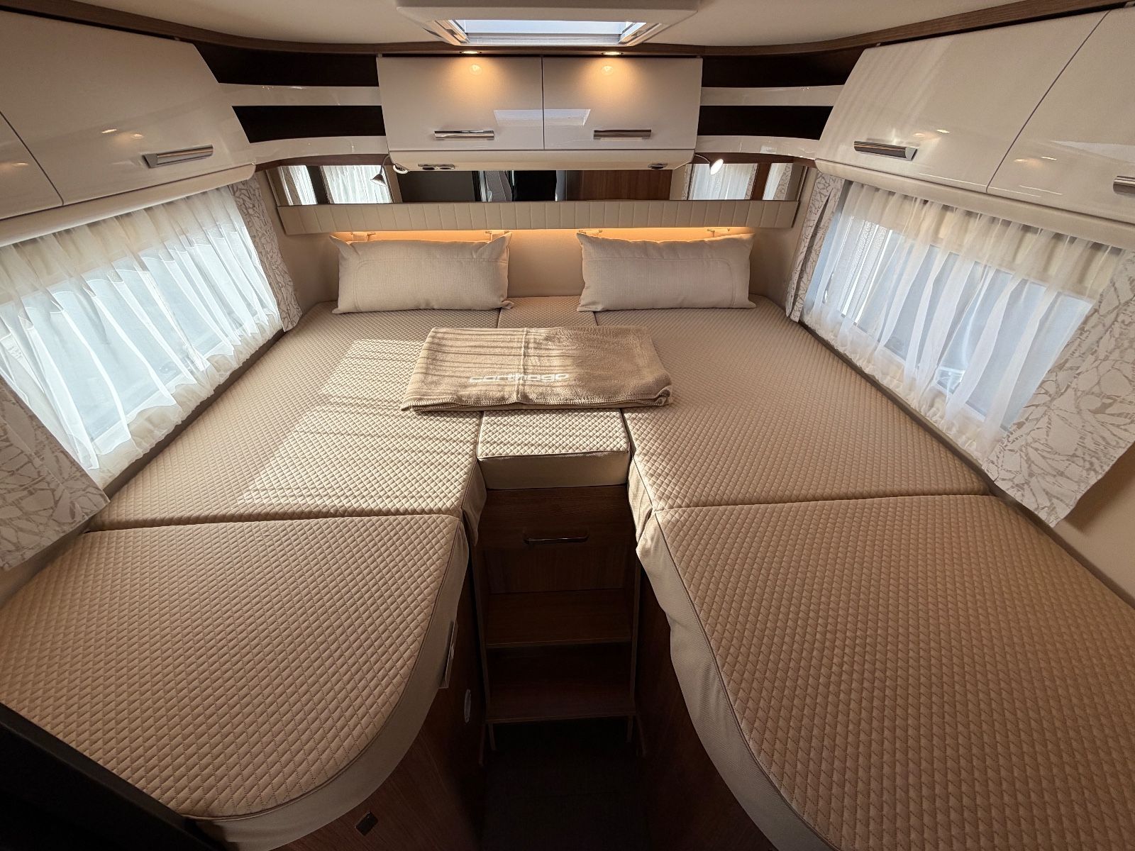 Fahrzeugabbildung Carthago C2-tourer I 143 KB-LE comfort Mercedes MJ26