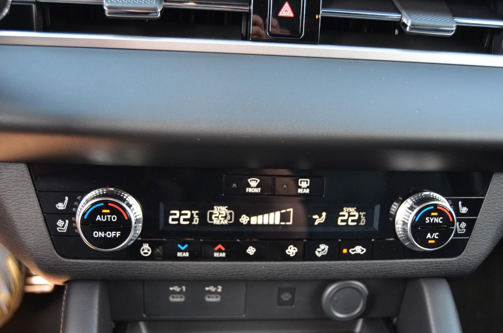 Mitsubishi Outlander 2.4 PHEV DIAMANT TOP AT 4WD LEDER MJ26