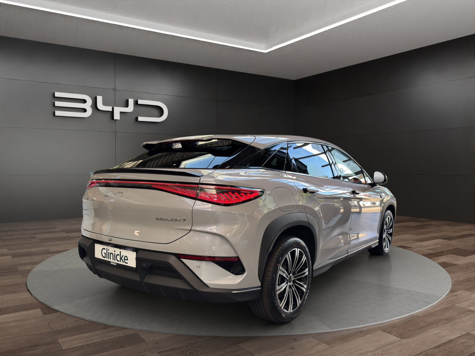 BYD SEALION 7