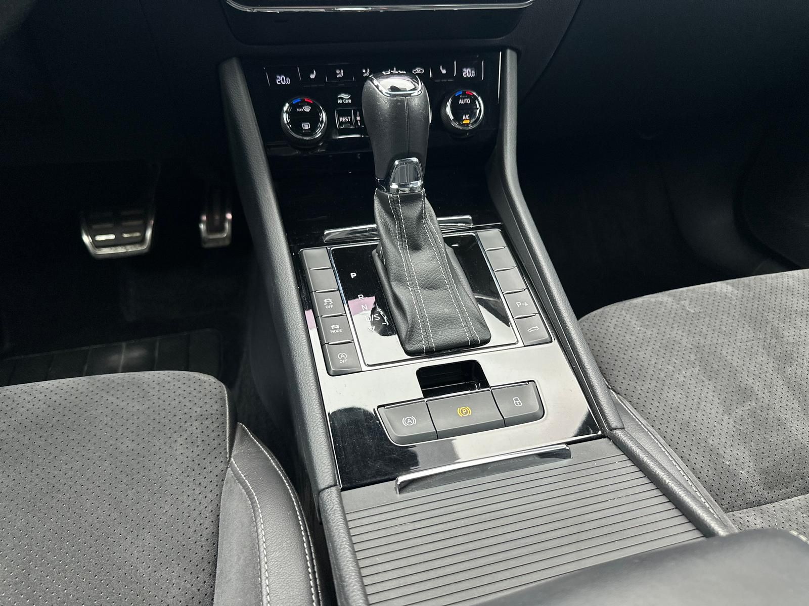 Fahrzeugabbildung SKODA Superb Sportline 2.0 TDI/BLACK-EDITION/PANO/VIRT