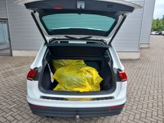 Fahrzeugabbildung Volkswagen Tiguan 2.0 TDI DSG 4M IQ.DRIVE AHK PANO ACC