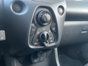 Toyota Aygo 1.0 X *DAB*ELFH*KLIMA*TEL*USB*ZV*