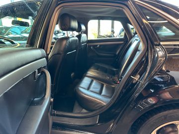 Audi A4  *TÜV 0228*KLIMAAUTOMATIK*SitzHZ*VOLL-LEDER*