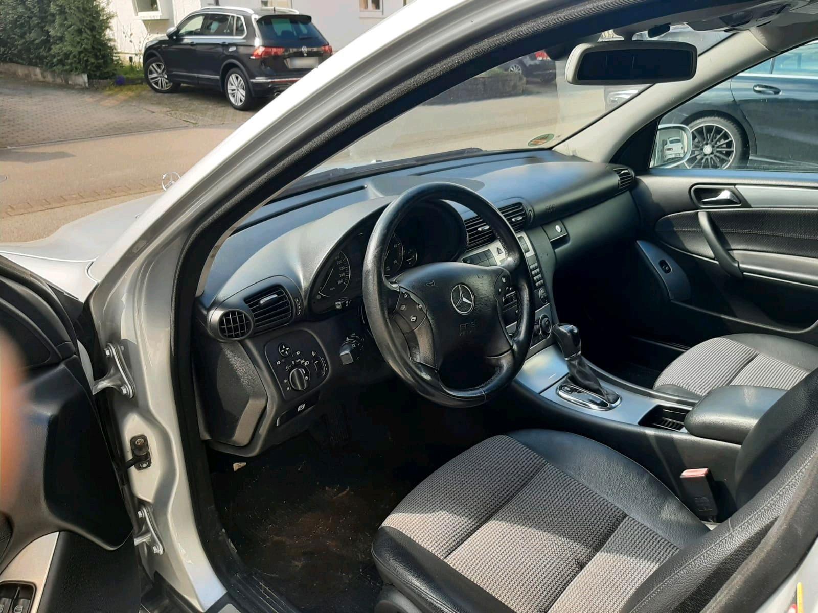 Mercedes-Benz C 220