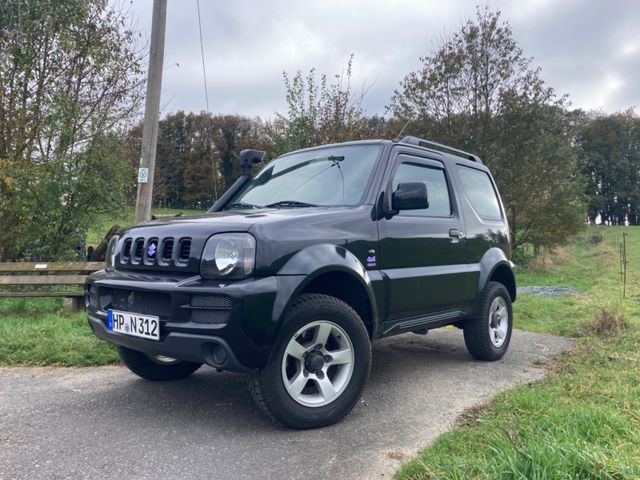 Suzuki Jimny 1.3 4WD Black and White Scheckheftgepflegt