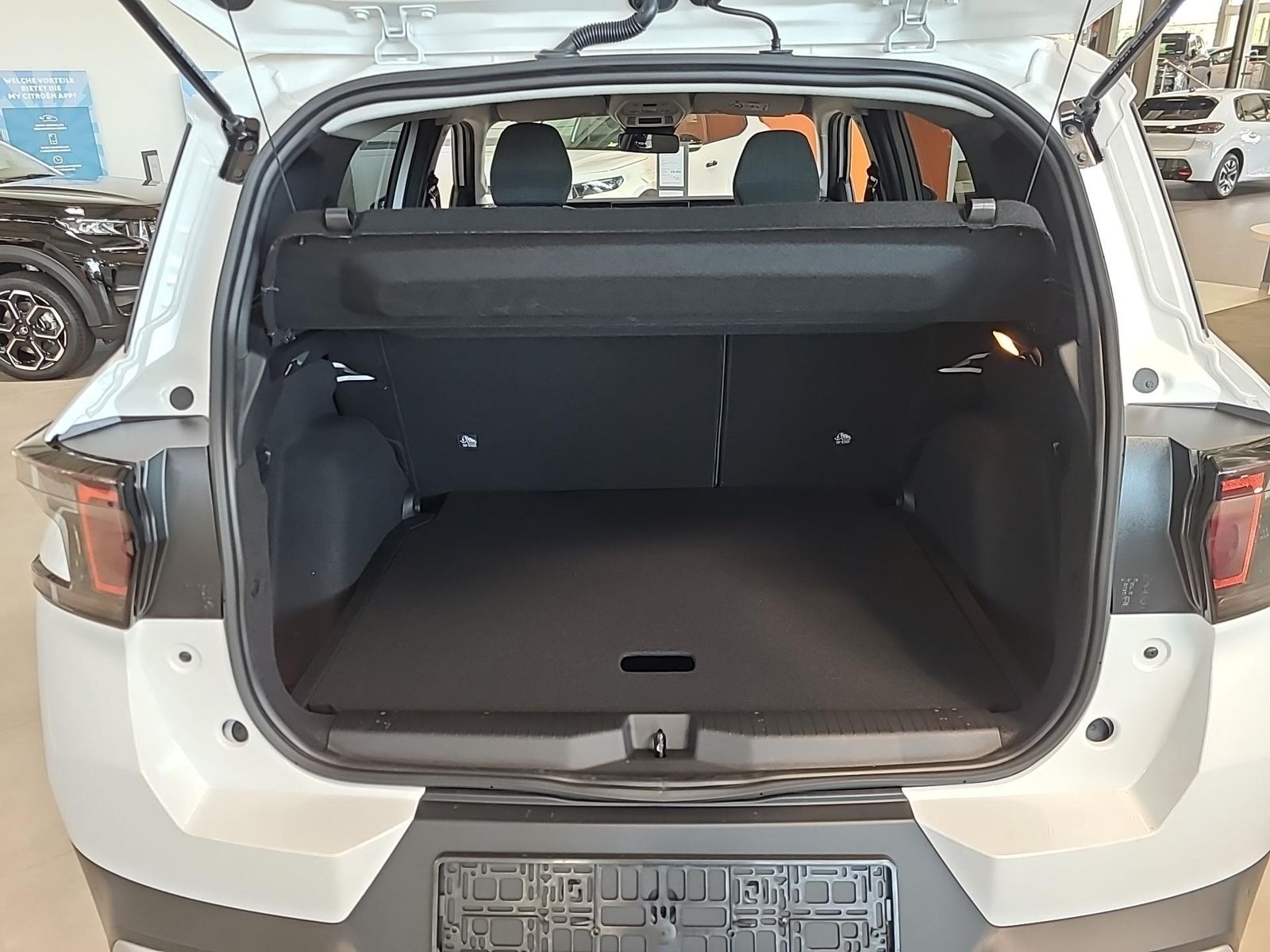 Fahrzeugabbildung Citroën C3 Aircross Plus 100 PS MT