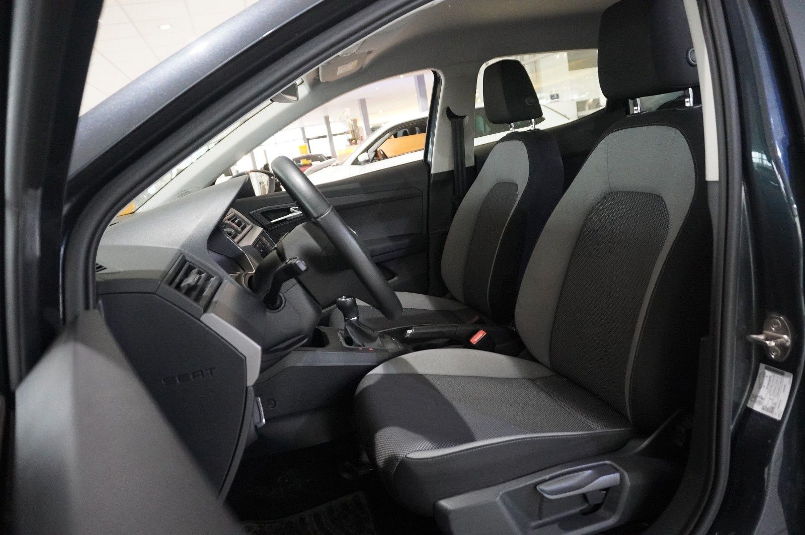 Fahrzeugabbildung SEAT Ibiza 1.0 MPI STYLE 5-TÜR NAVI/PDC/TEMP./NEBEL
