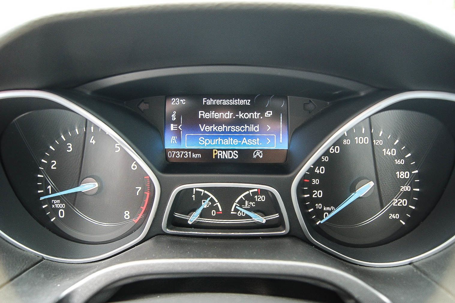 Fahrzeugabbildung Ford Focus Turnier 1.5 Titanium Aut RACEROT ACC STHZG