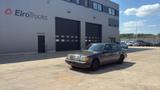 Mercedes-Benz E 200 (GERMAN CAR / VOITURE D'ALLEMAGNE / ESSENC - gebrauchte Mercedes-Benz E 200 aus dem Jahr 1990