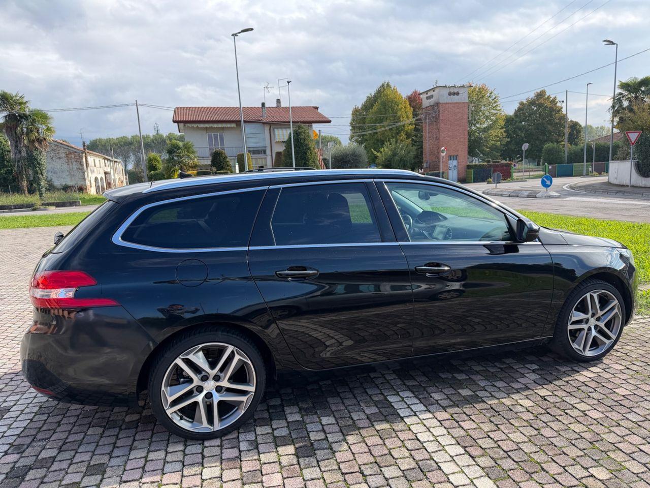 Peugeot 308 2015 — photo 8