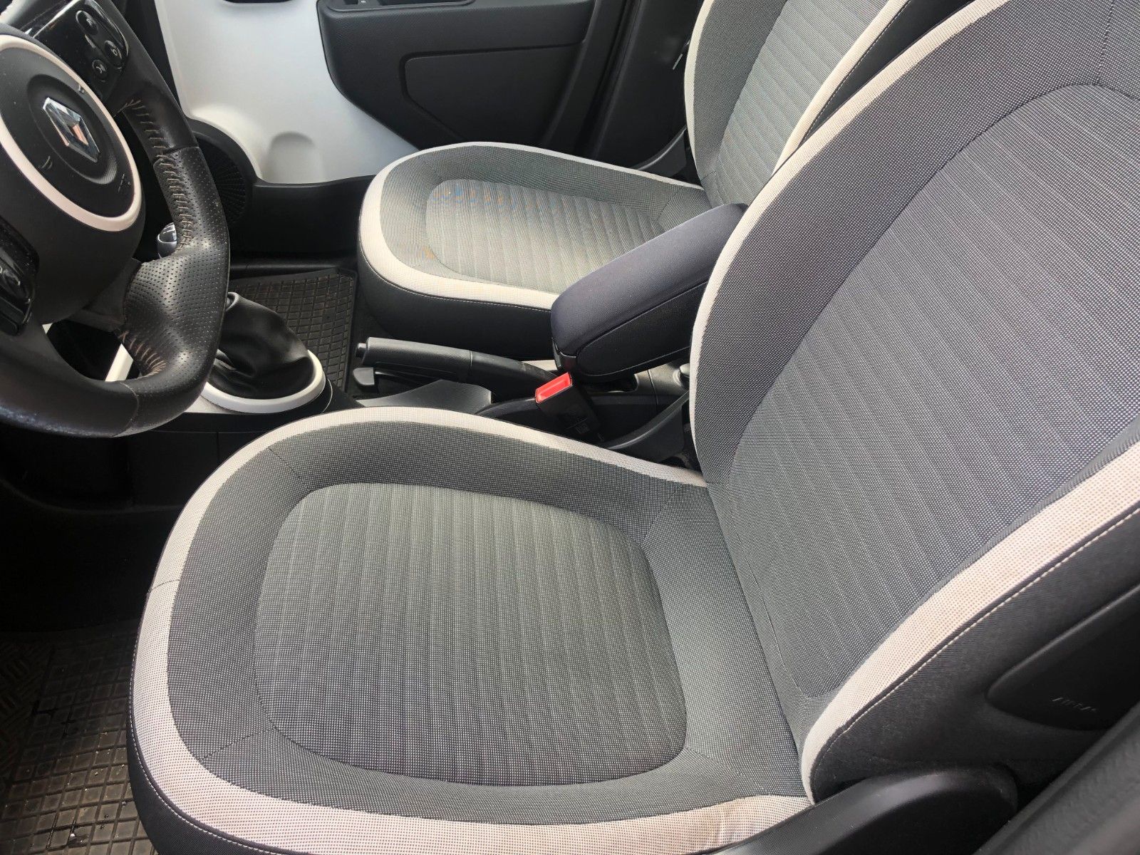 Fahrzeugabbildung Renault Twingo Limited Faltdach
