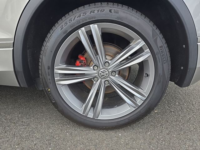 Tiguan 2,0 TDI Highline R-Line LED*AHK*KAMERA*AC