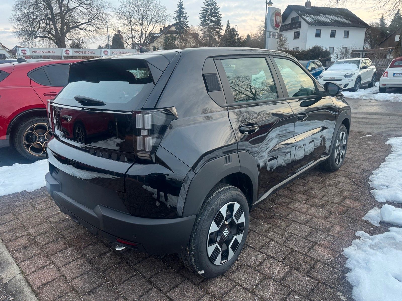 Fahrzeugabbildung Fiat Grande Panda 1.2 110PS Business Edition Navi