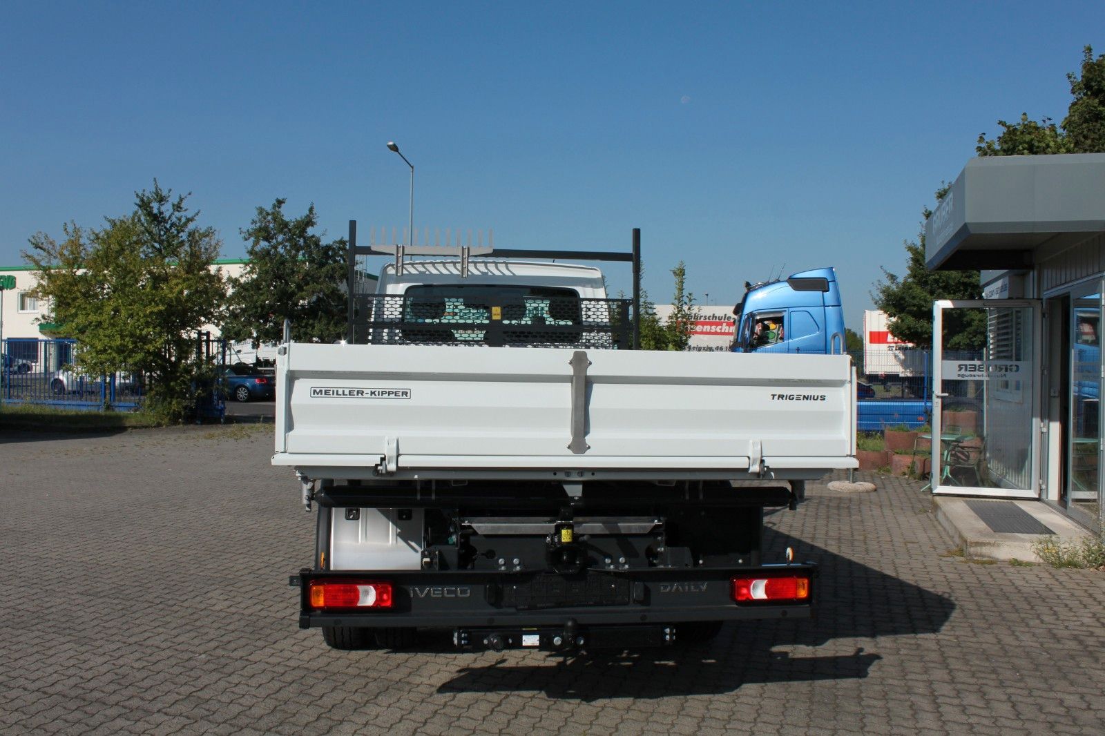 Fahrzeugabbildung Iveco Daily 70 C 18H Meiller Dreiseitenkipper Trigeniu
