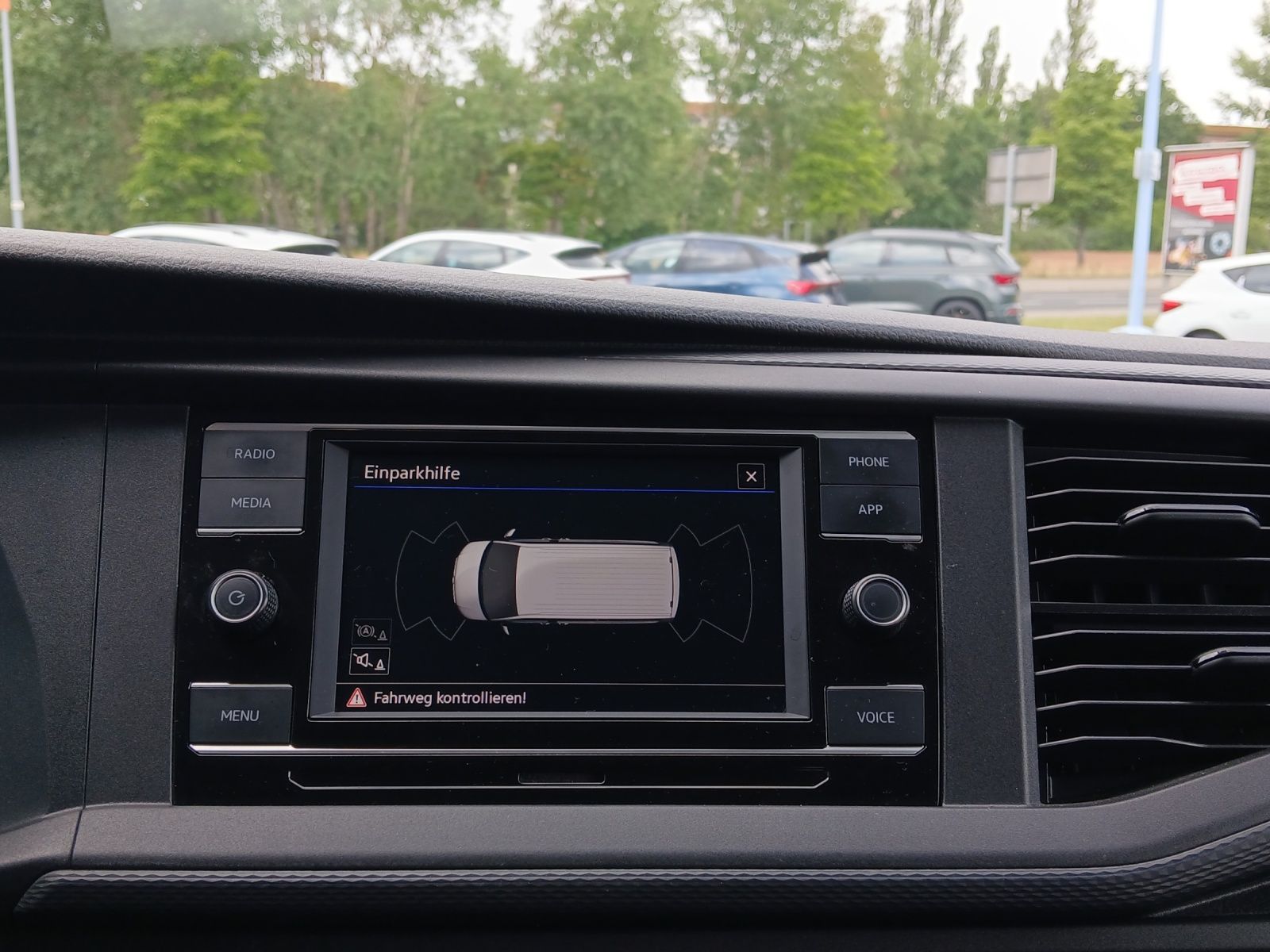 Fahrzeugabbildung Volkswagen T6 Multivan T6.1 TDI Family DSG CarPlay PDC SH