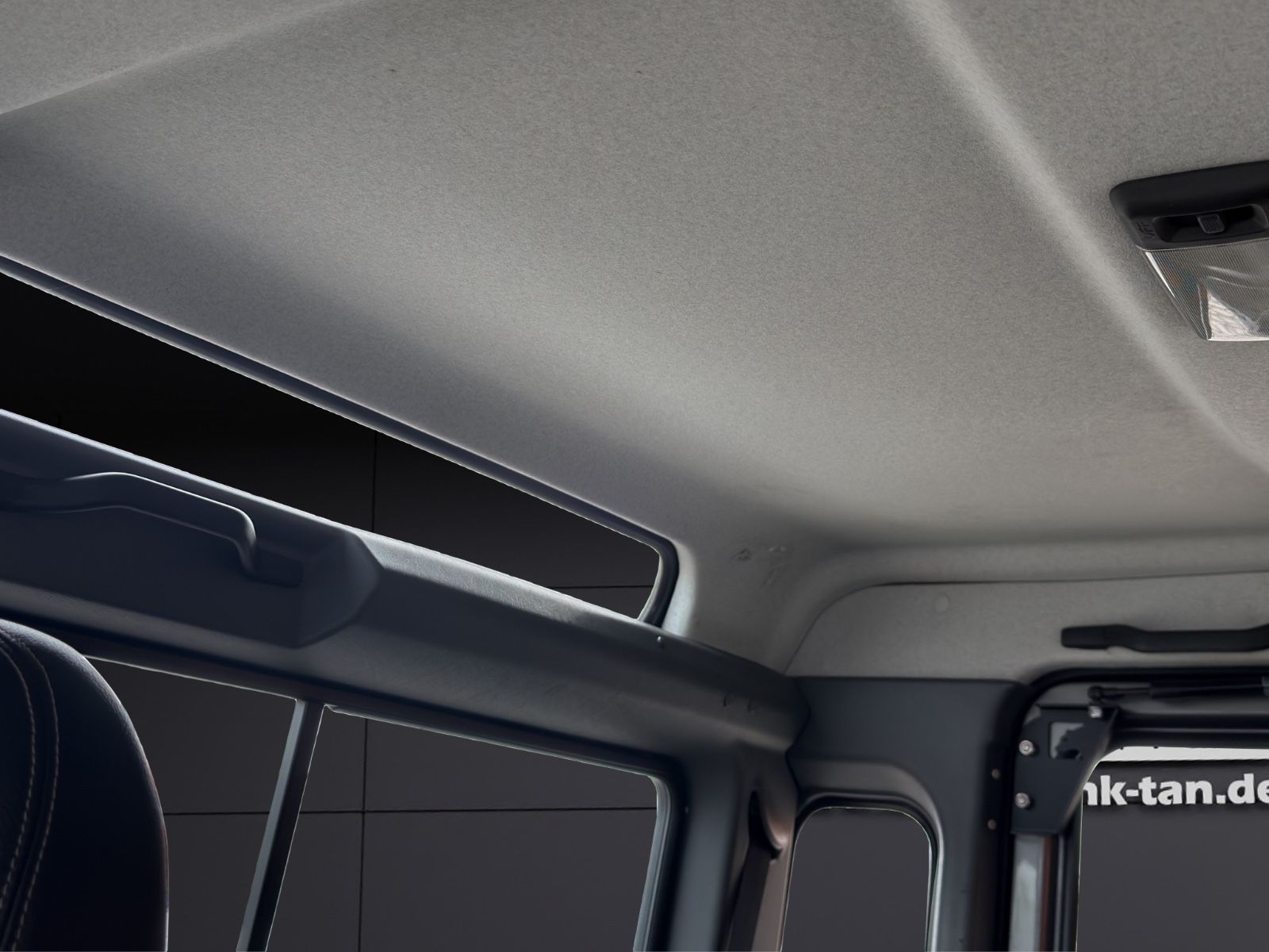 Fahrzeugabbildung Land Rover Defender 90 SE Station Wagon Seilwinde Klima