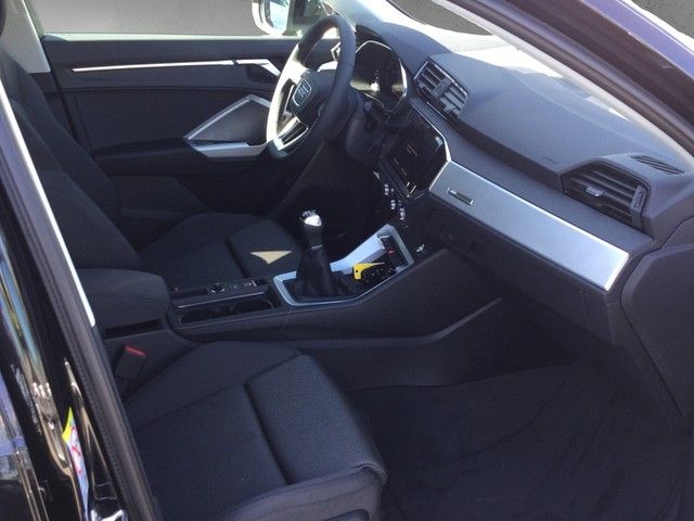 Fahrzeugabbildung Audi Q3 35 TFSI advanced LED Navi GRA virtual cockpit
