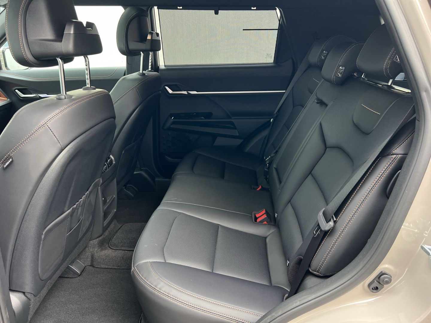 Fahrzeugabbildung KGM Torres EVX 207 PS Titanium A T 2WD Leder met.