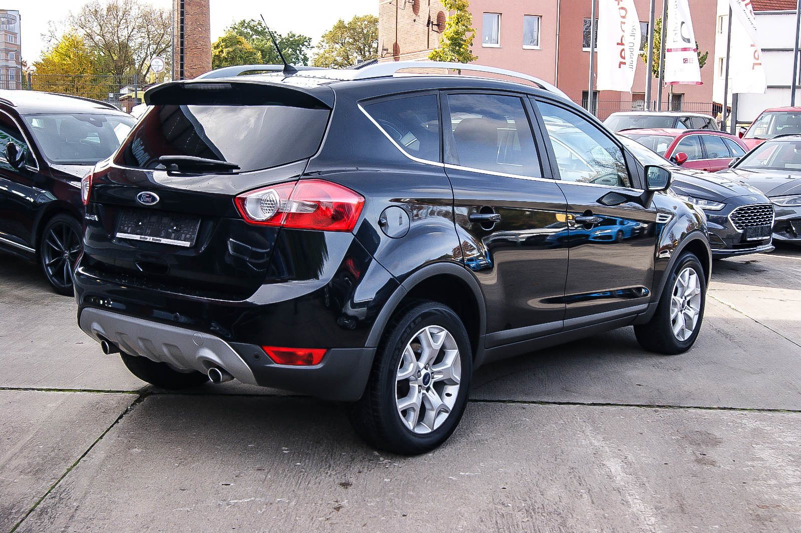 Fahrzeugabbildung Ford Kuga 2.0 Champions Edition 4x4 KLIMA SIHZG PDC