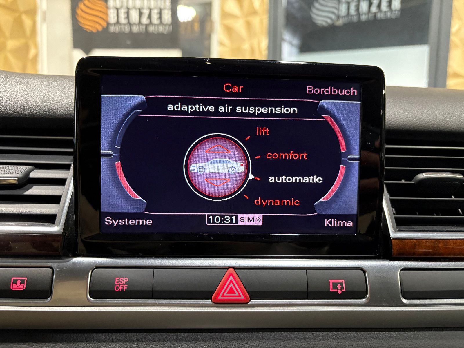 Fahrzeugabbildung Audi A8 3.2 FSI quattro/XENON/NAVI/PDC/LEDER/AUTOMATI