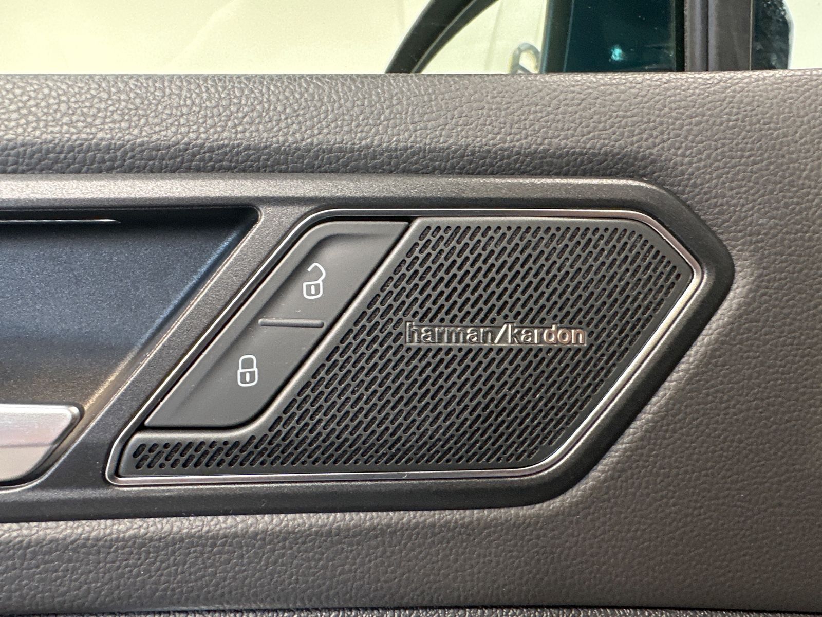 Fahrzeugabbildung Volkswagen Tiguan 2.0 TDI DSG 4Motion Life NAV+IQ-LIGHT