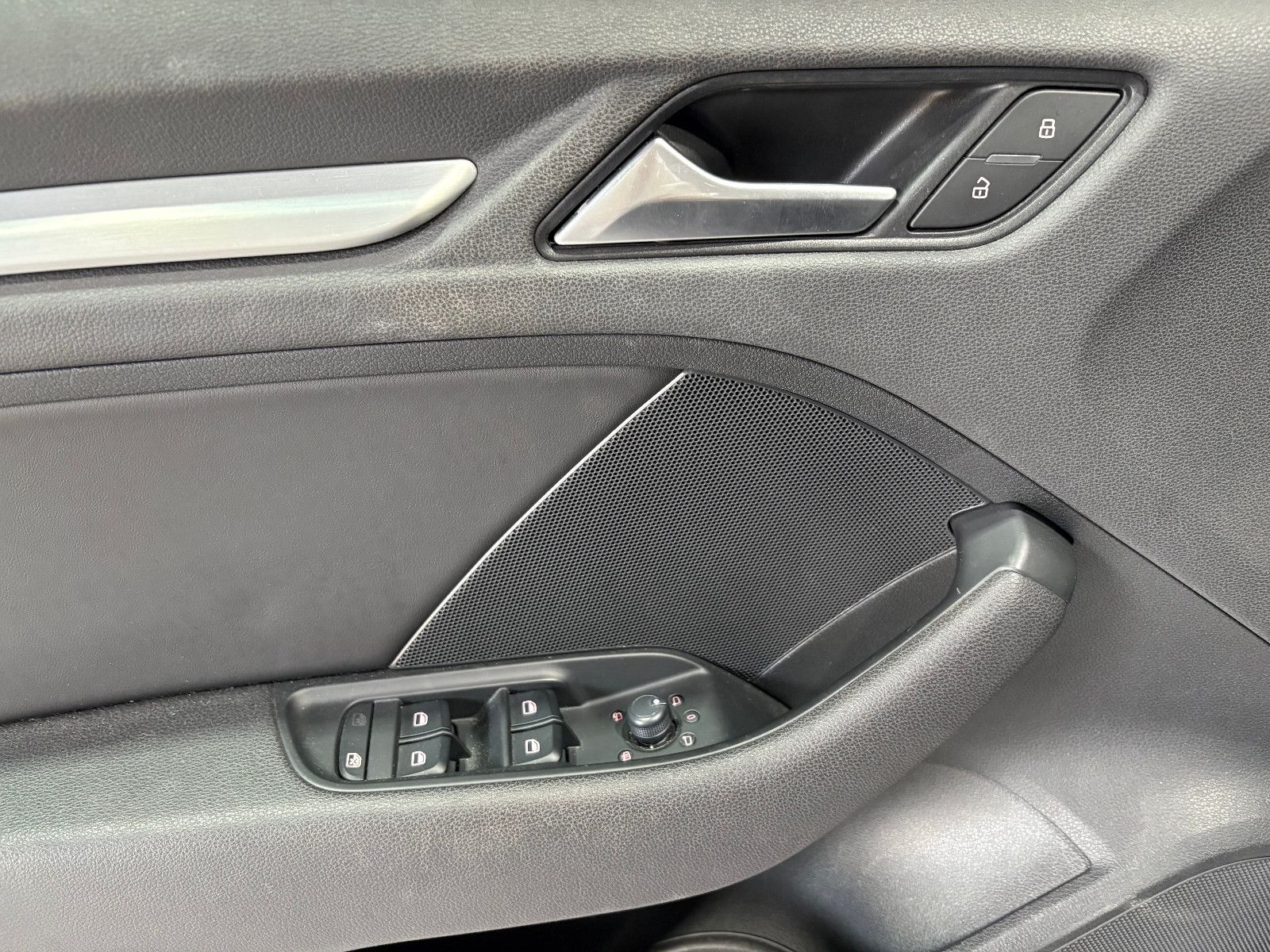 Fahrzeugabbildung Audi A3 Sportback S-line Sportpaket/PDC/SHZ/KLIMA/