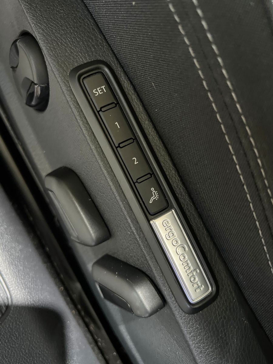 Fahrzeugabbildung Volkswagen Passat Variant Business 2,0TDI *NAVI*ASSiST*LED
