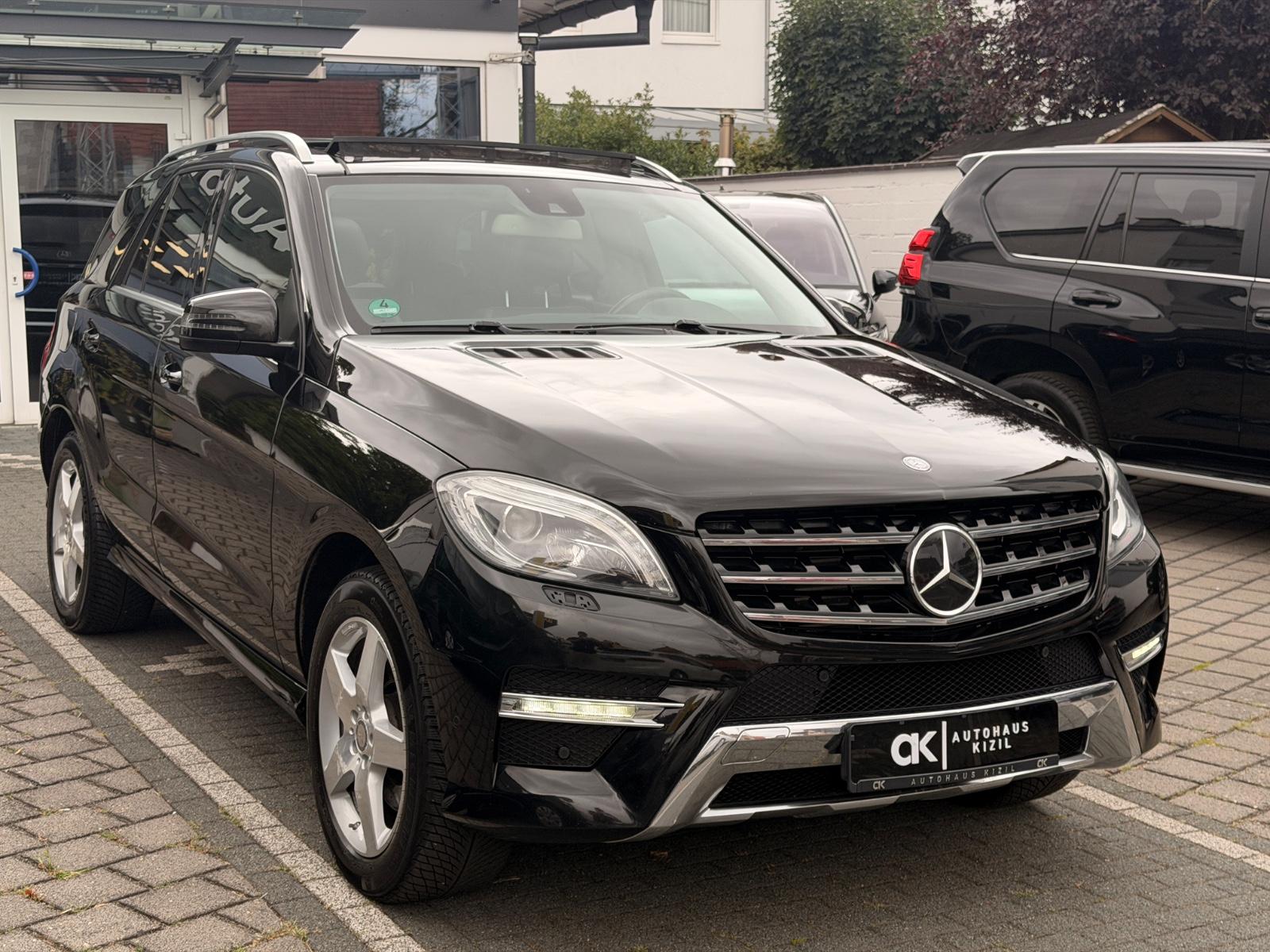 Mercedes-Benz ML 350 ML BlueTec 4Matic AMG*Pano.*AHK*