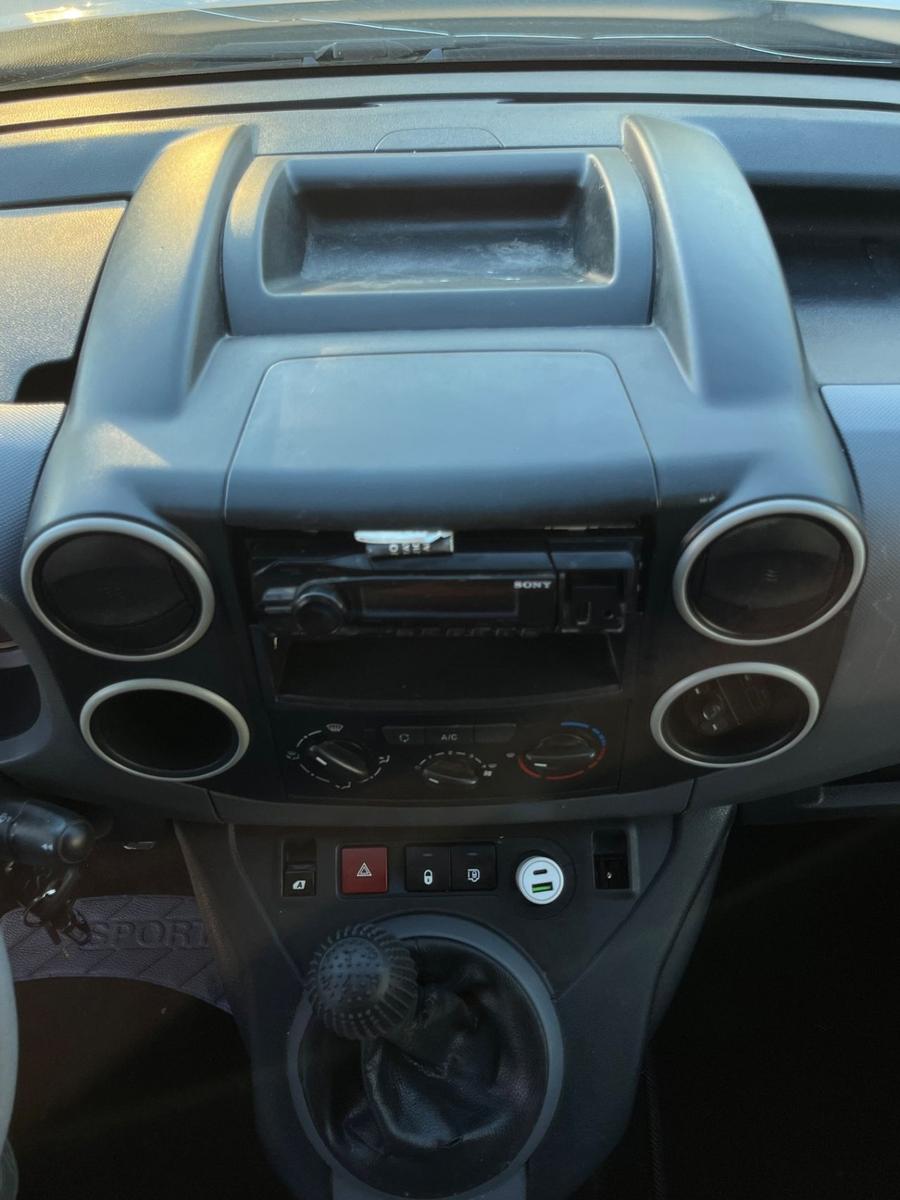 Peugeot Partner 2015 — photo 11