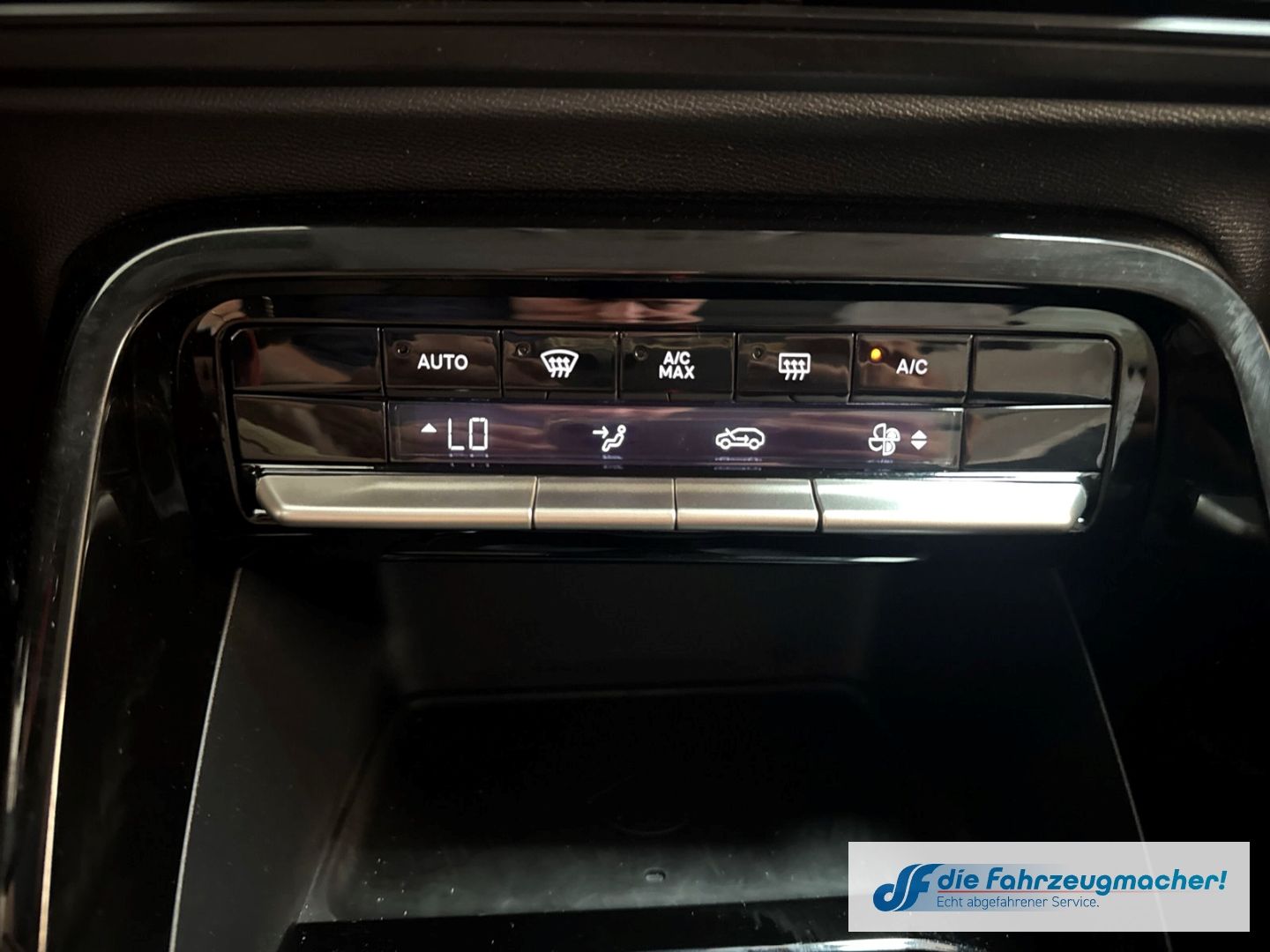 Fahrzeugabbildung Citroën C3 E 113 MAX HUD Navi Soundsystem LED Apple CarP