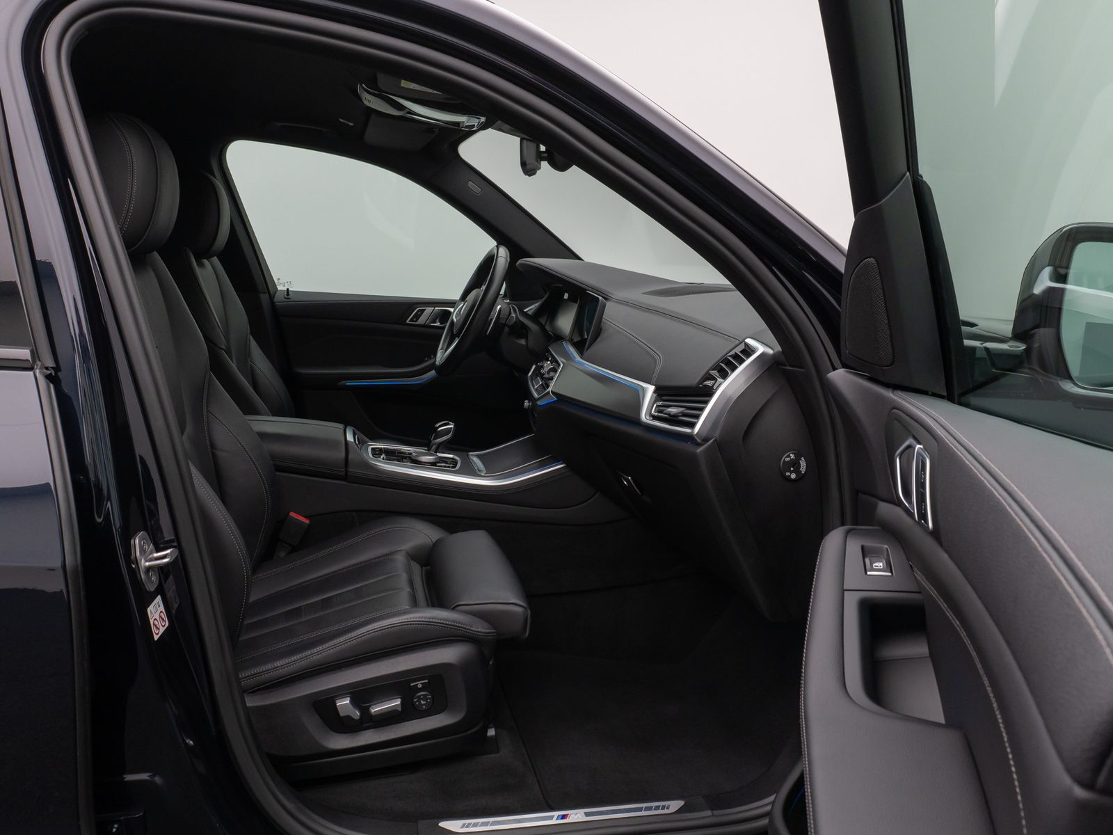 Fahrzeugabbildung BMW X5 xD45e M Sport Laser 360° HUD DAB HiFi 22Zoll