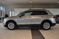 VW Tiguan 1.5 TSI~Navi~LED~Kamera~Keyless Go~Apple VW Tiguan 1.5 TSI~Navi~LED~Kamera~Keyless Go~Apple
