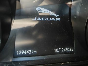 Jaguar F-Pace - 9