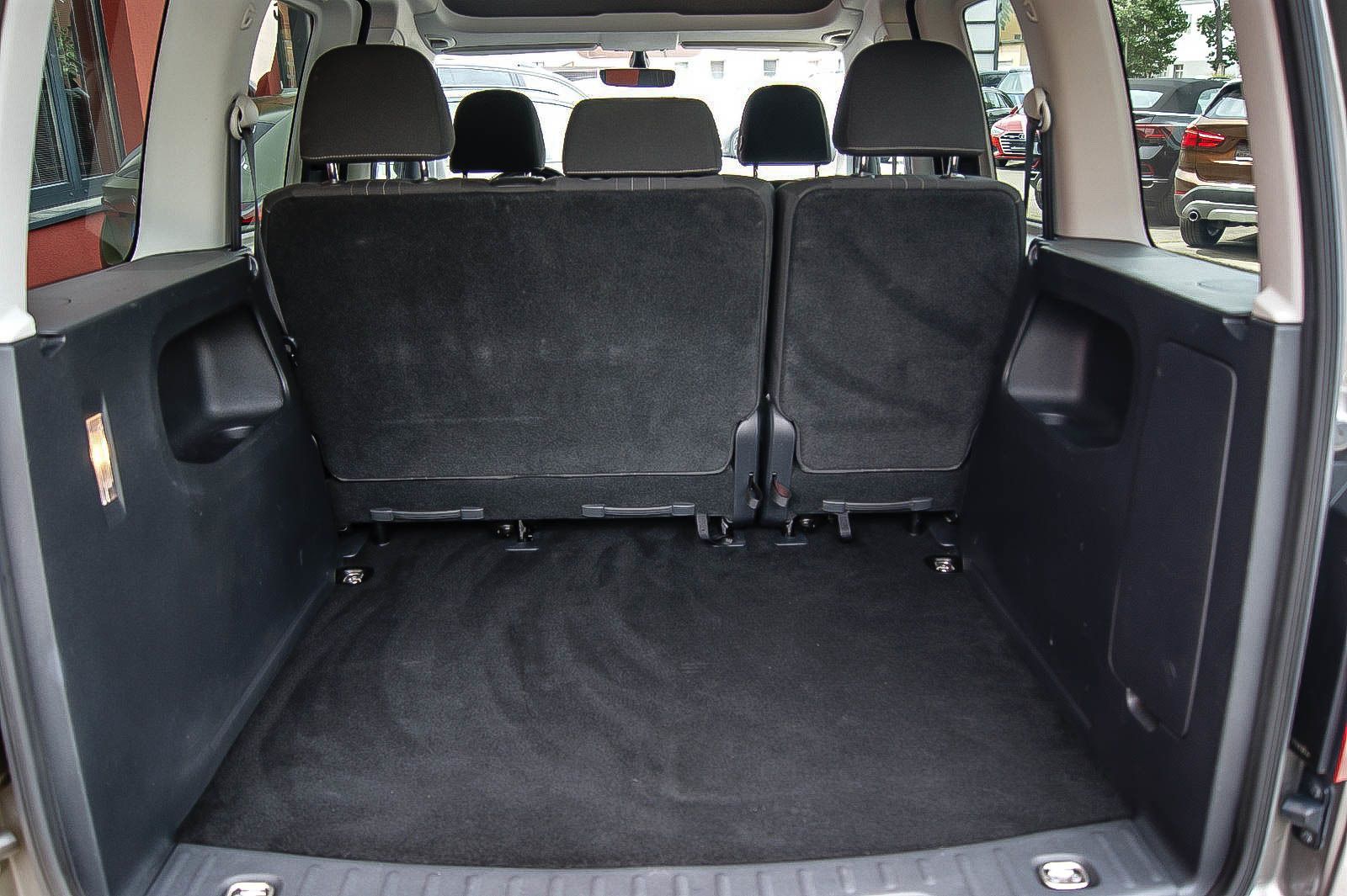 Fahrzeugabbildung Volkswagen Caddy 2.0 TDI 4MOTION Alltrack Bi-XENON PLA Allt
